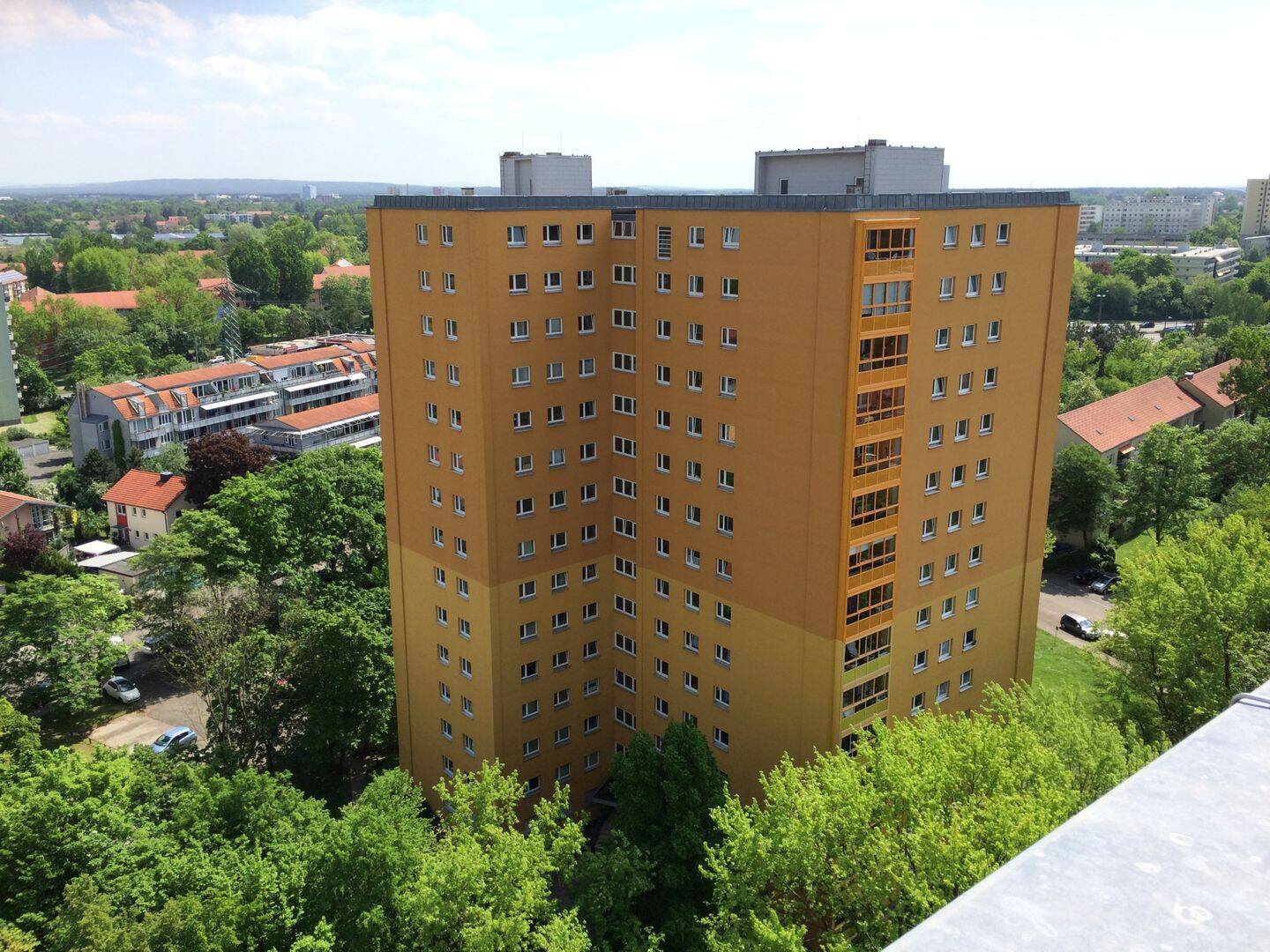 Kurzfristiger Bezug möglich: Balkonwohnung mit Ausblick über Erlangen!, 91052 Erlangen (Anger Erlangen-Ost Erlangen-Süd Innenstadt)
