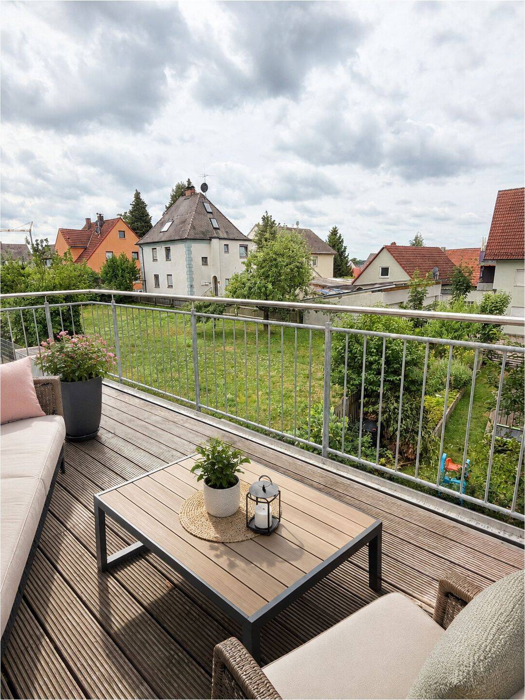 „Hier fühlt man sich zuhause“ – großzügige moderne Traumwohnung mit Balkon & zwei Stellplätzen, 89340 Leipheim