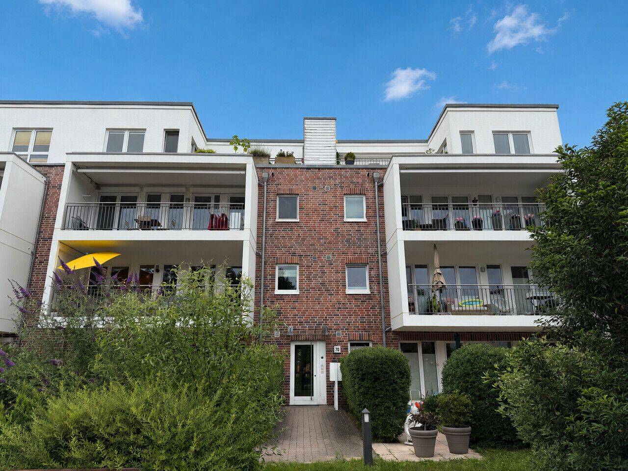 Moderne Dachgeschosswohnung mit sonniger Dachterrasse!, 22359 Hamburg (Wandsbek Bergstedt Rahlstedt Volksdorf)