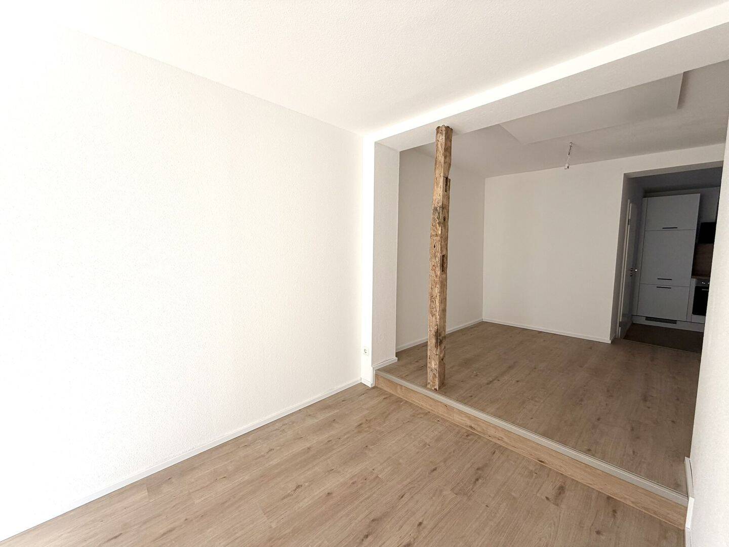 Sanierte 2,5-Zimmer-Wohnung mit moderner Ausstattung und Charme im Hochparterre, 74348 Lauffen am Neckar