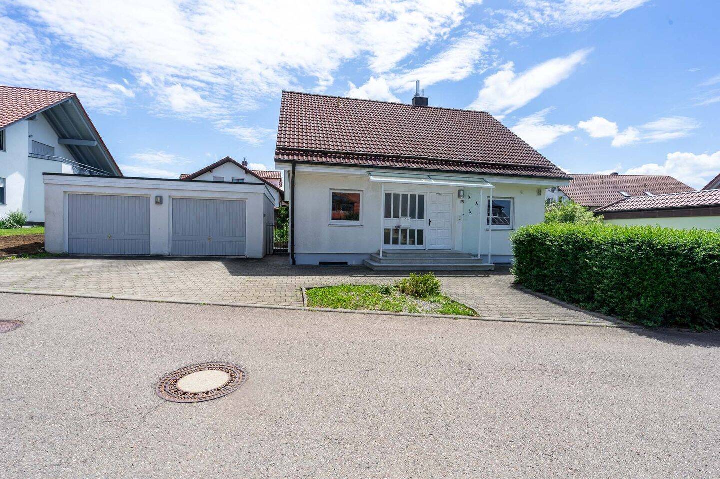 Sonniges Einfamilienhaus mit viel Platz, großem Garten und moderner Heizung, 89150 Laichingen
