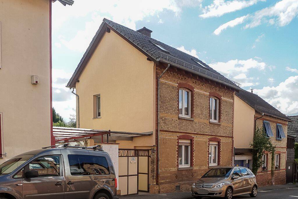 Mz.-Bretzenheim: Topp gepflegtes Einfamilienhaus im alten Ortskern zum Festkaufpreis, 55128 Mainz (Bretzenheim Oberstadt)
