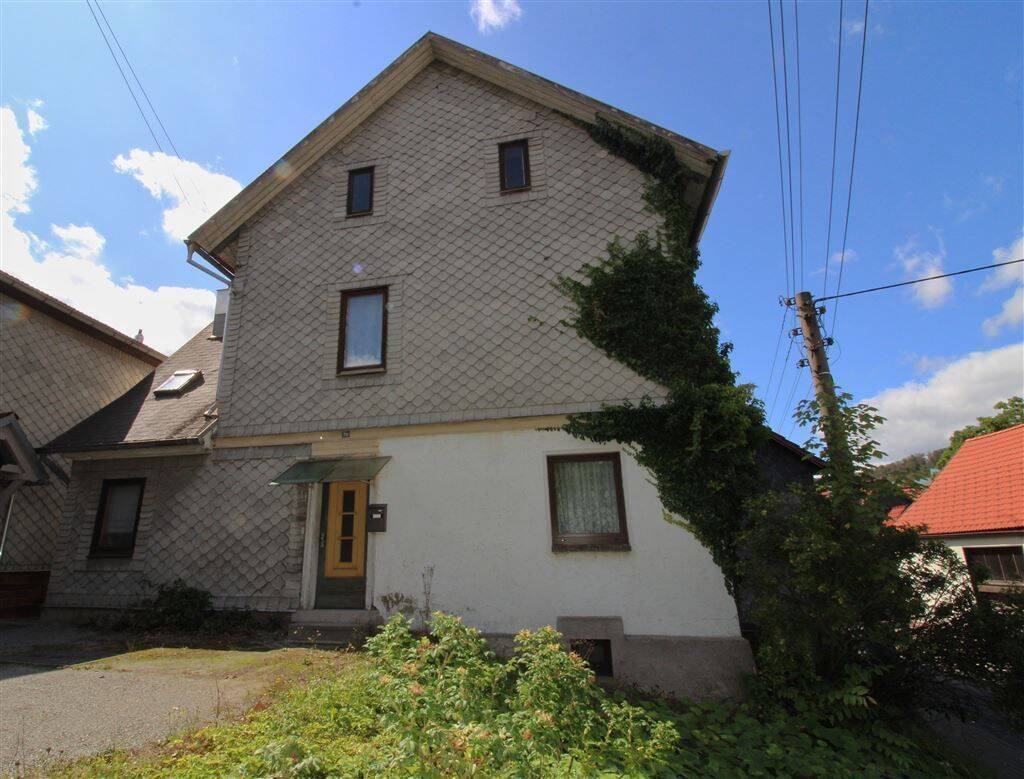 Freistehendes Einfamilienhaus mit ca. 120 m² und ruhigem Garten, 98544 Zella-Mehlis