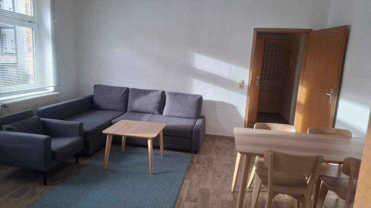Helle 2-Zimmer-Wohnung mit Möbeln – sofort bezugsfrei, 6112 Halle (Saale)