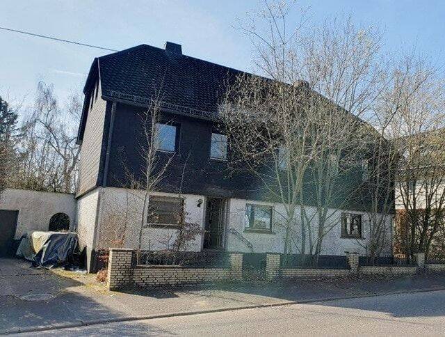 PROVISIONSFREI für Erwerber (Zwangsversteigerung): Großes Einfamilienhaus (Leerstand) in Hellenthal, 53940 Hellenthal