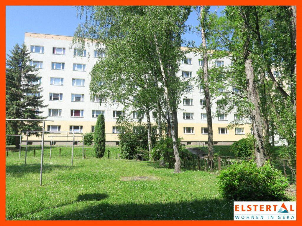 Große 2-Raum-Wohnung! Geräumige Küche // Tageslichtbad mit Wanne und Dusche // Aufzug!, 7548 Gera