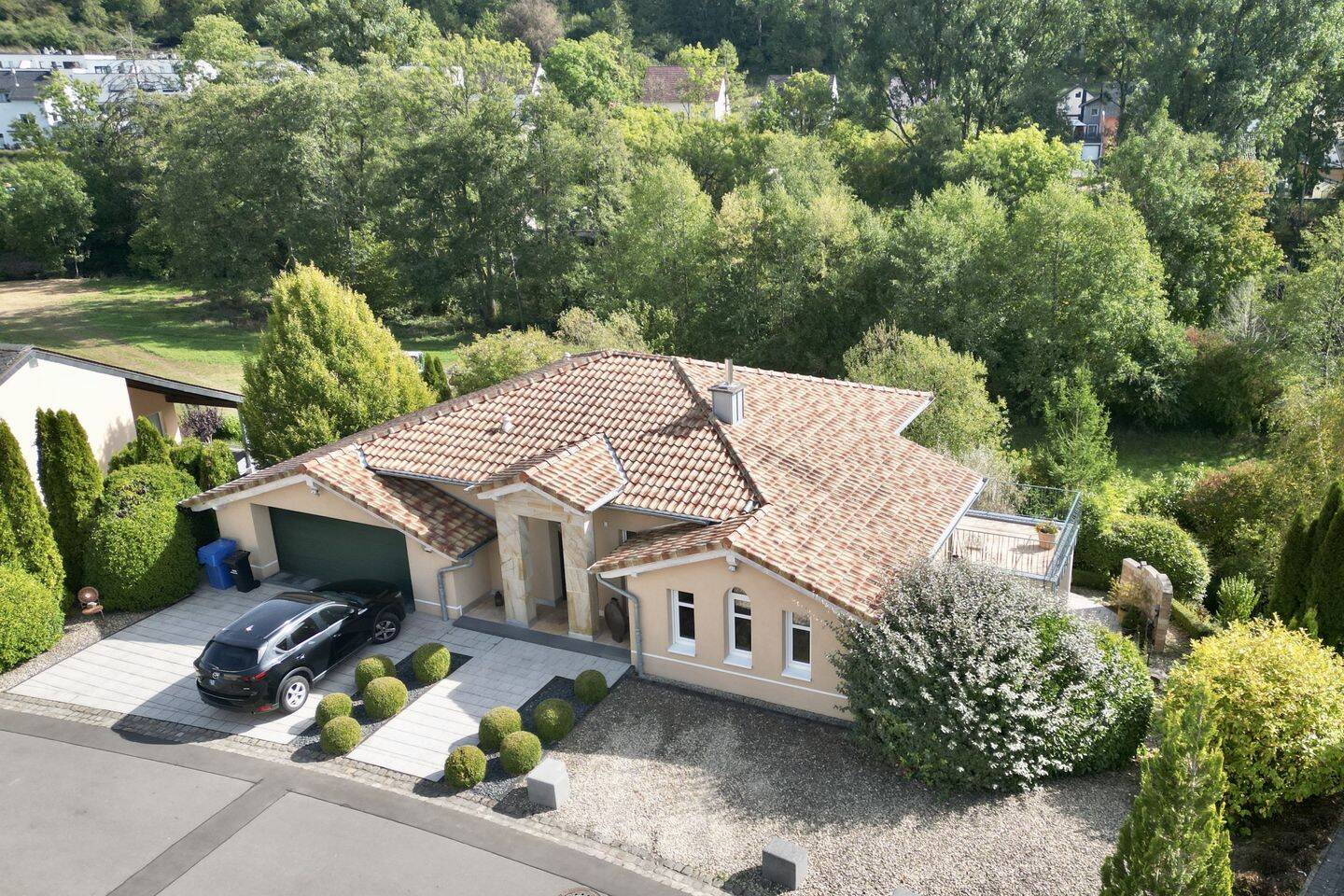 Einmaliges Einfamilienhaus in Top-Lage von Bitburg-Stahl, 54634 Bitburg