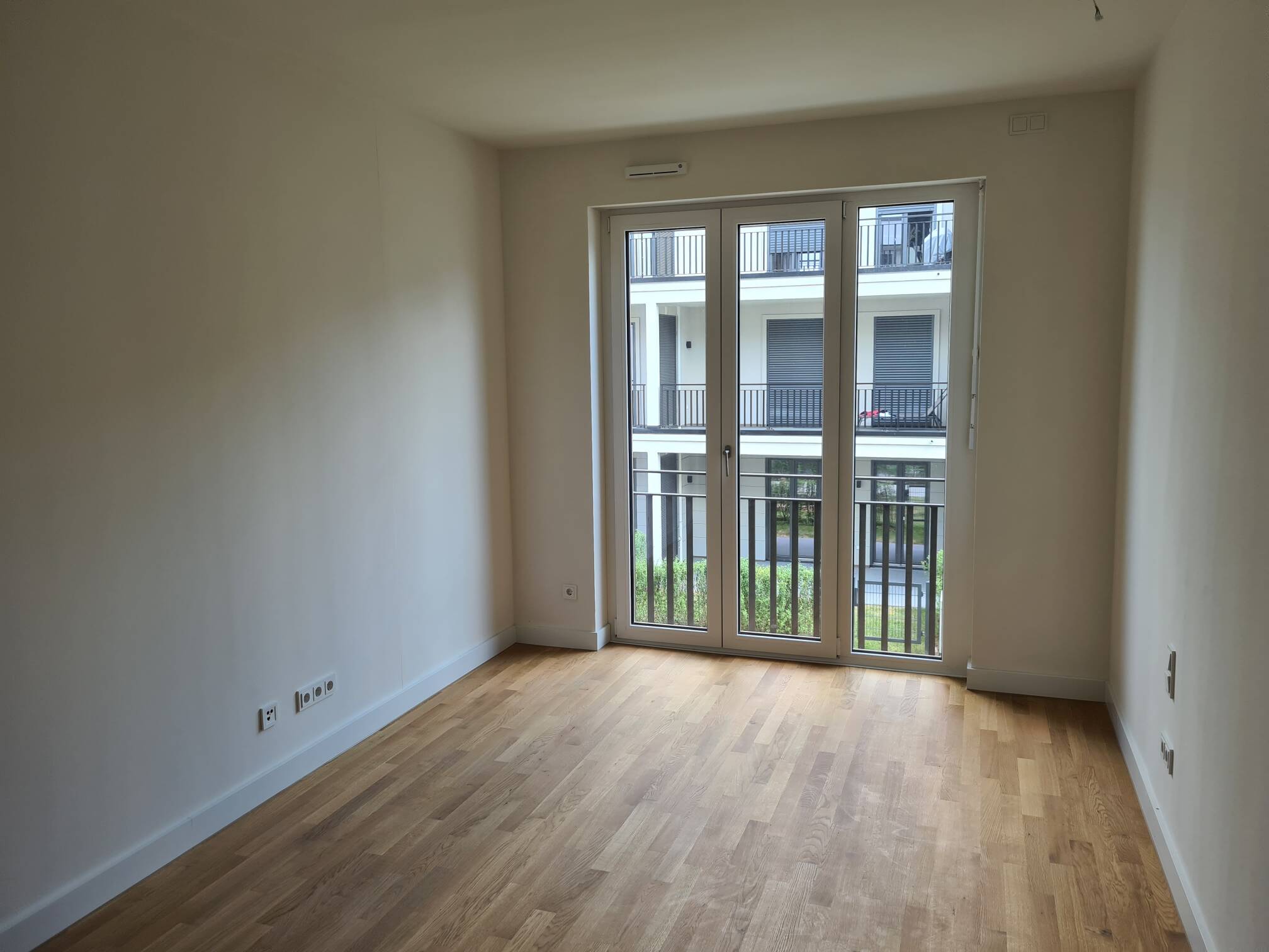 Hochwertige 2-Zimmer-Wohnung mit Balkon und Einbaukuche, 93049 Regensburg (Großprüfening-Dechbetten-Königswiesen Innenstadt Westenviertel)