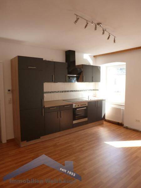 Passau Mitte 2 Zimmer Whg. mit großer Wohnküche und EBK im 1. OG mit Blick, als 2er WG geeignet, 94032 Passau (Altstadt Haidenhof-Nord Haidenhof-Süd Innstadt)