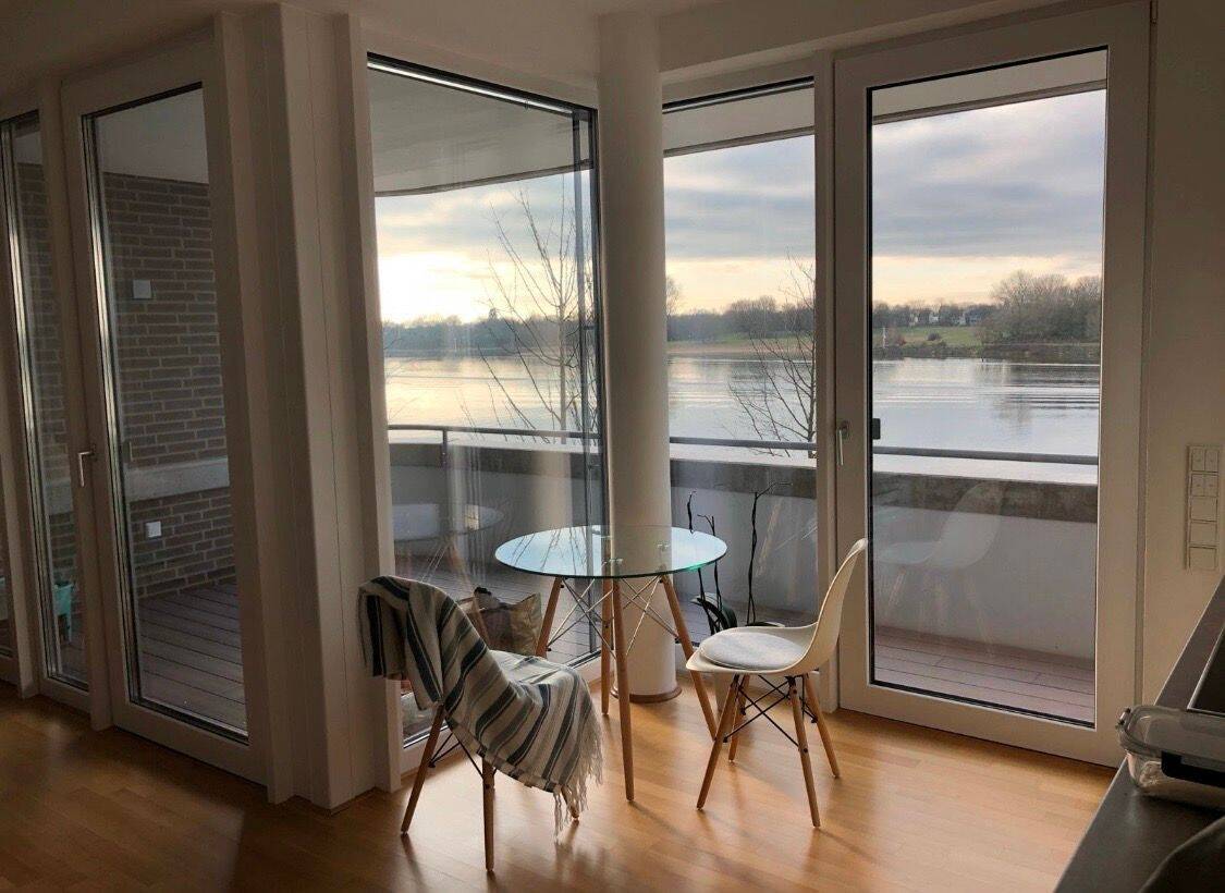 Traumhafte 2-Zi.-Wohnung mit Weserblick & Südbalkon an der Promenade, 28217 Bremen (Handelshäfen Steffensweg Utbremen Westend)