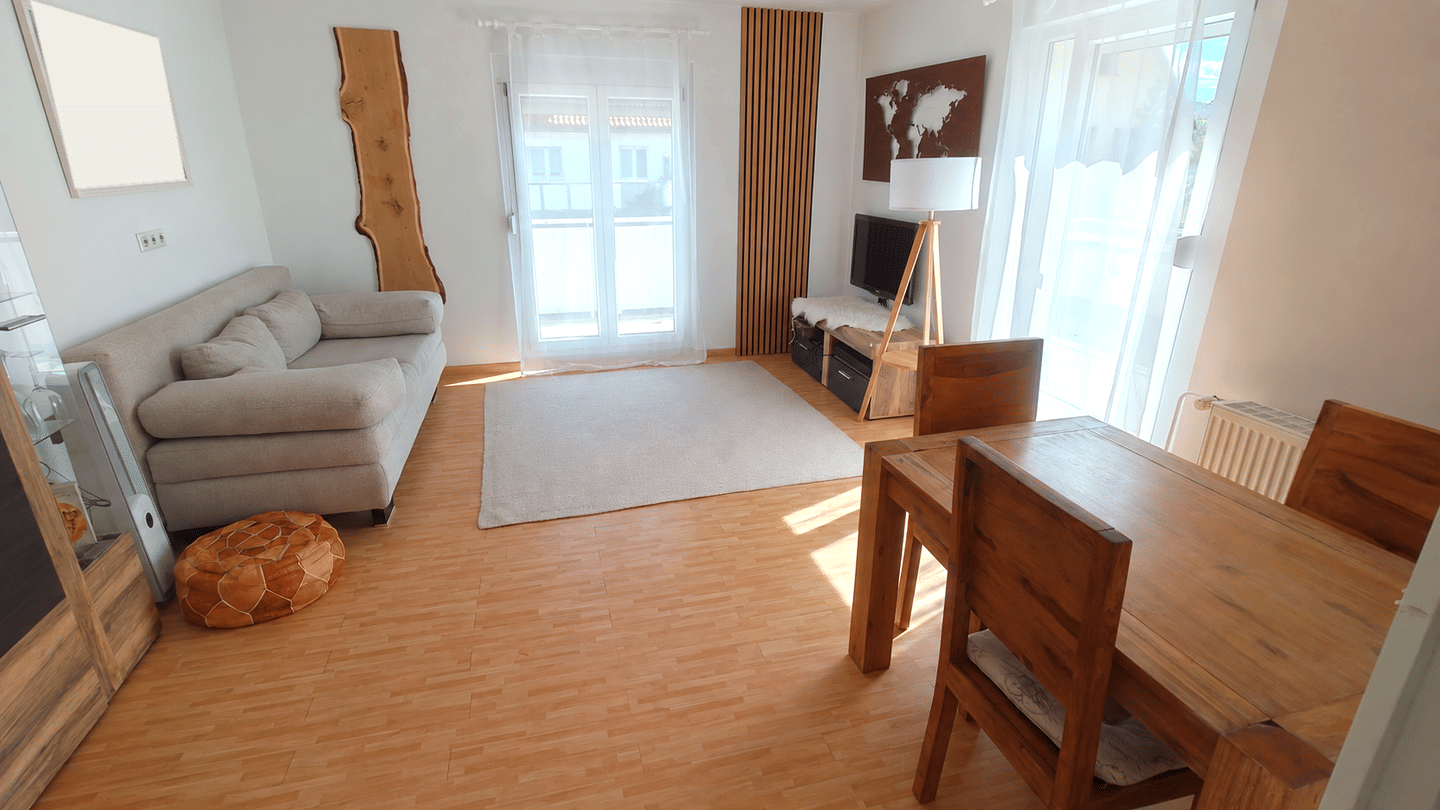 Fellbach: Urgemütlich wohnen auf Zeit – 3 Zimmer, 3 Balkone (Nähe Bad Cannstatt=, 70734 Fellbach