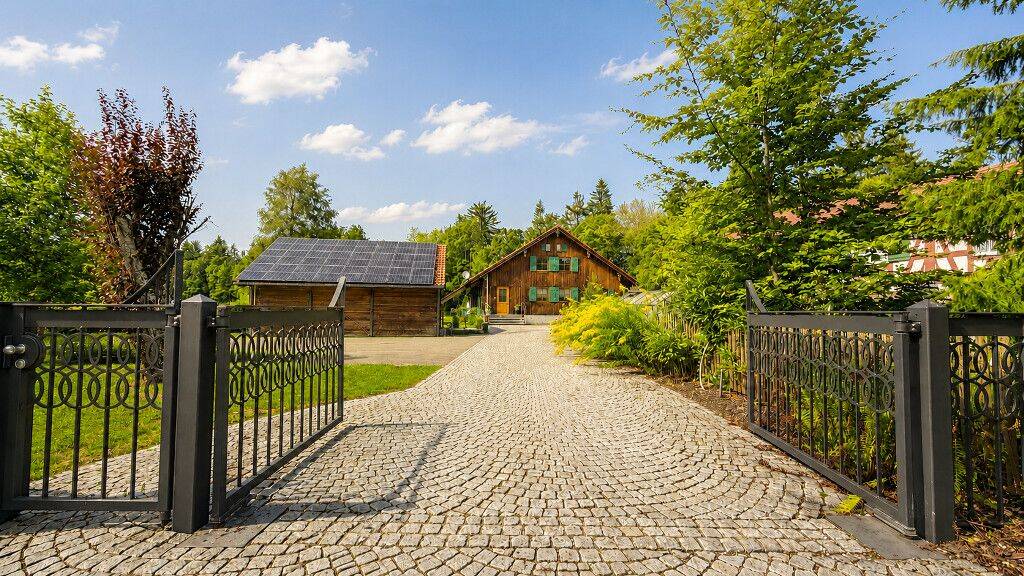 Viel Grund. Viel Ruhe. A+ Ein außergewöhnliches Anwesen im Allgäu, 88299 Leutkirch im Allgäu