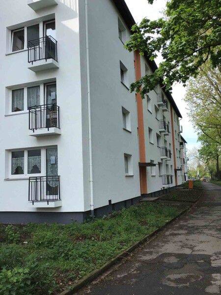 2-Zimmer-Dachgeschosswohnung mit Balkon in zentraler Lage, 47057 Duisburg (Dellviertel Hochfeld Neudorf-Nord Neudorf-Süd)