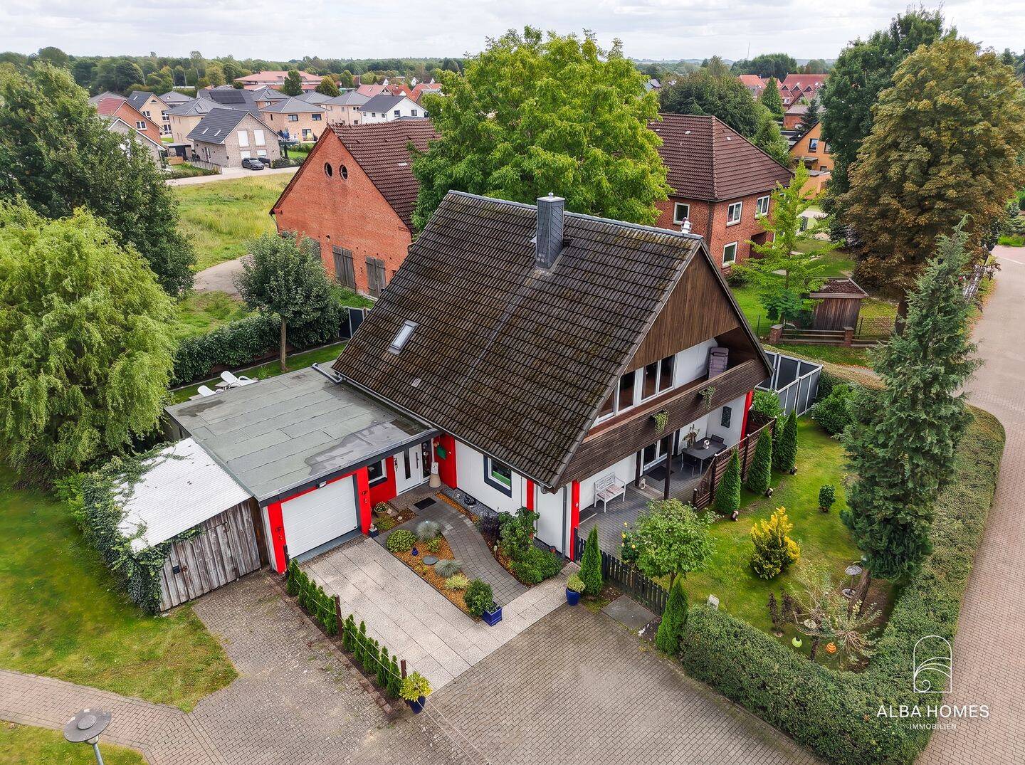 Modernisiertes Einfamilienhaus mit großem Garten, Garage, Kamin und Fernwärme in Krummesse, 23628 Krummesse