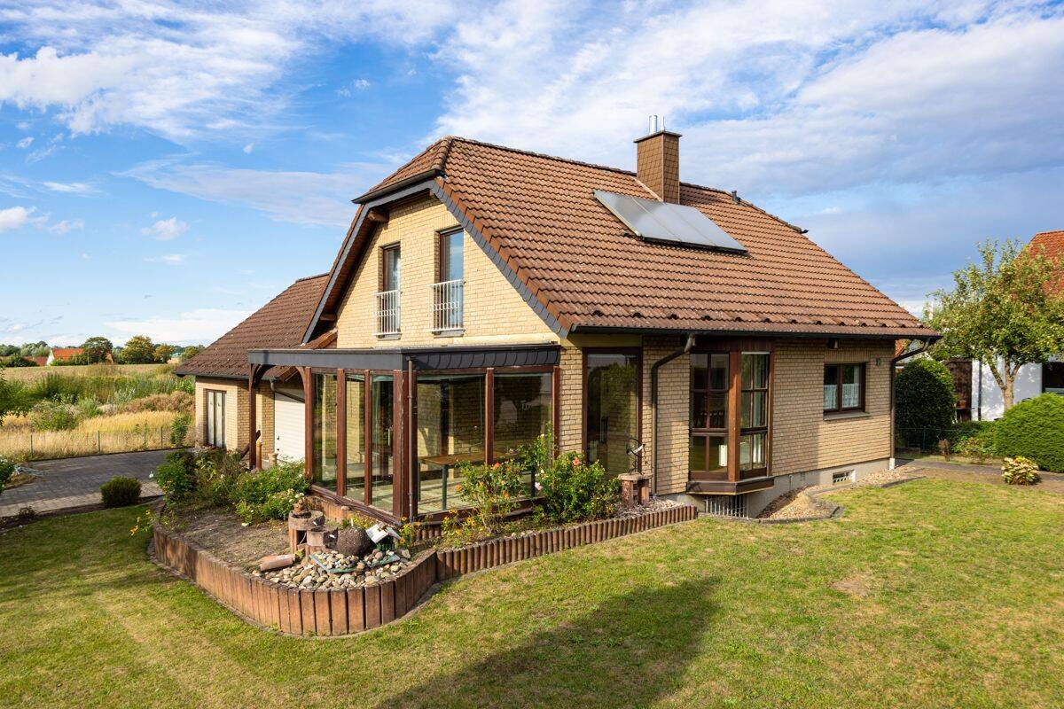 Selbstständig? Seltene Gelegenheit – Wohnhaus mit Gewerbefläche, 33729 Bielefeld (Altenhagen Brake Milse)