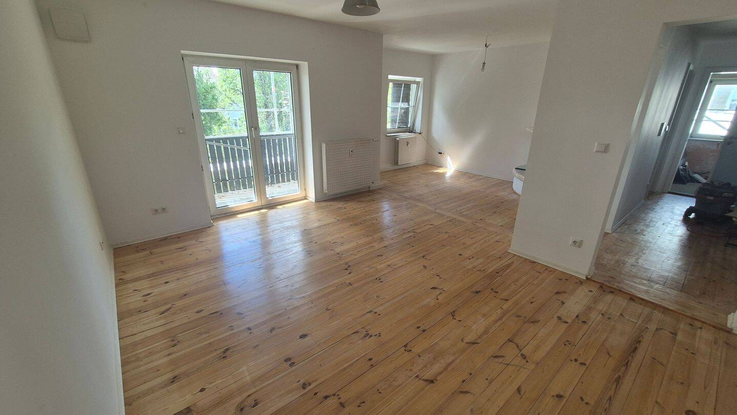 Helle 2-Zimmer-Wohnung mit Balkon und Gartenanteil in Haar, 85540 Haar (Trudering-Riem)