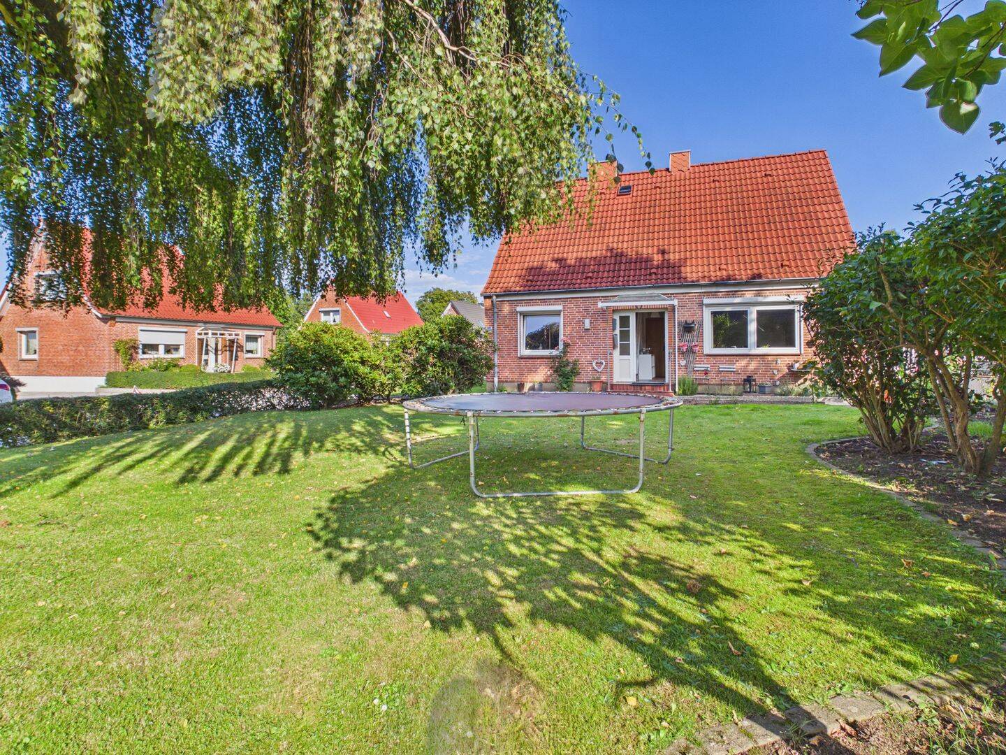 Ankommen. Aufwachsen. Zuhause sein. – Einfamilienhaus mit großem Garten!, 23843 Bad Oldesloe