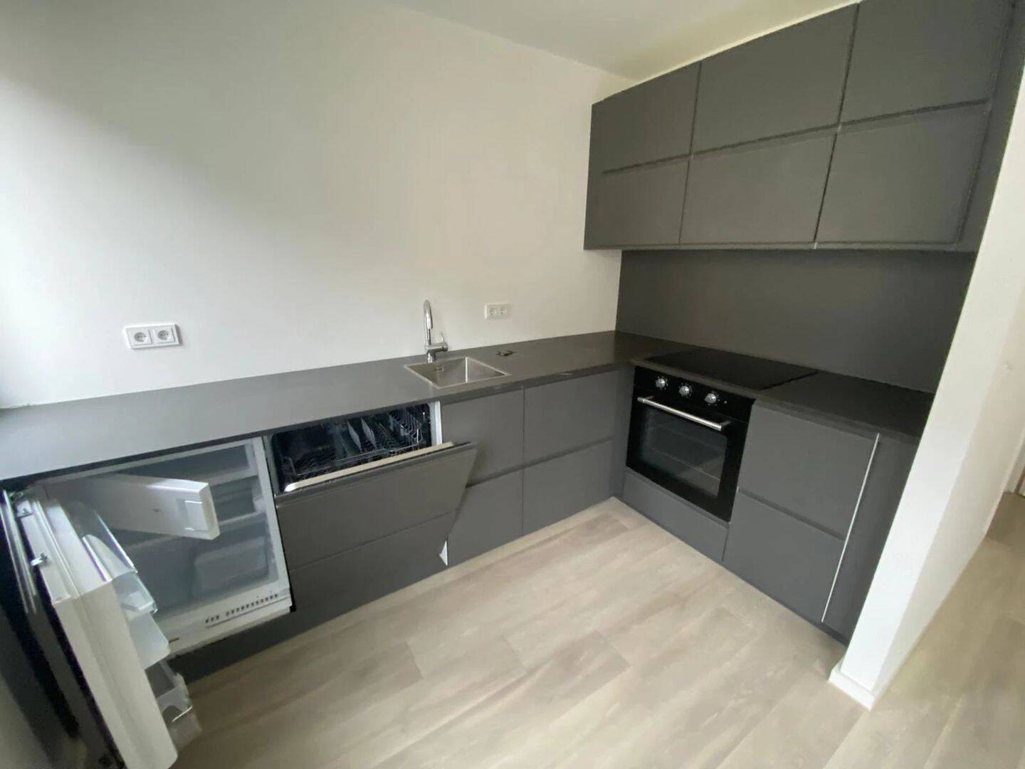 Wohn(t)raum im belgischen Viertel – Neuwertige 2 Zimmer Wohnung Einbauküche, Diele, Duschbad, 50672 Köln (Innenstadt-Nord Altstadt-Nord Neustadt-Nord)