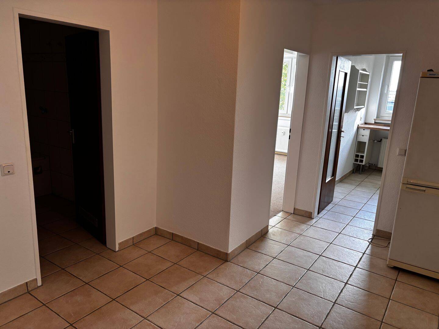 Gemütliche 2 Zimmerwohnung mit Balkon, Einbauküche und Tiefgaragenstellplatz zu vermieten, 30827 Garbsen