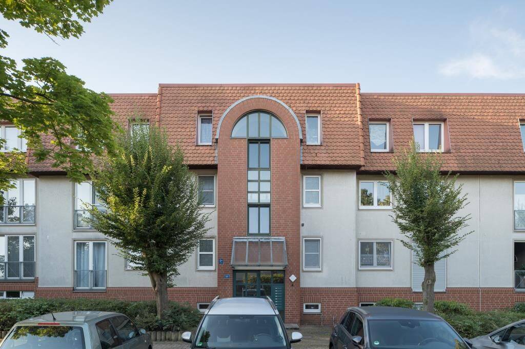 Geräumige 2-Zimmer-Etagenwohnung mit Laminatboden in Wolfsburg, 38444 Wolfsburg (Detmerode Hattorf Heiligendorf Rabenberg Westhagen)