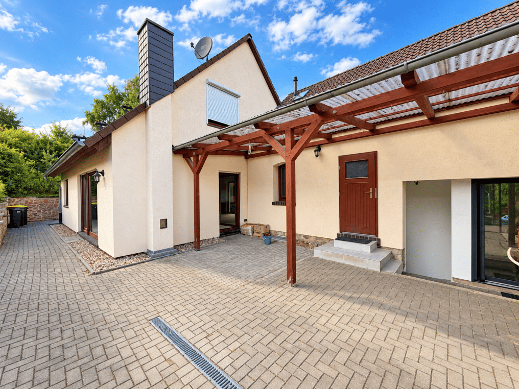 Modernisiertes Einfamilienhaus mit separatem Einliegerbereich – ideal für Wohnen & Arbeiten, 39365 Eilsleben