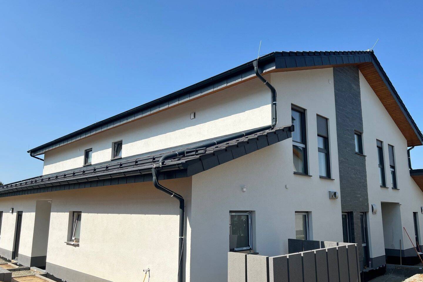 Exklusive, moderne und wirklich großzügige 2 Zimmer-Wohnung mit Dachterrasse, Schöne Aussicht 6, 35396 Gießen