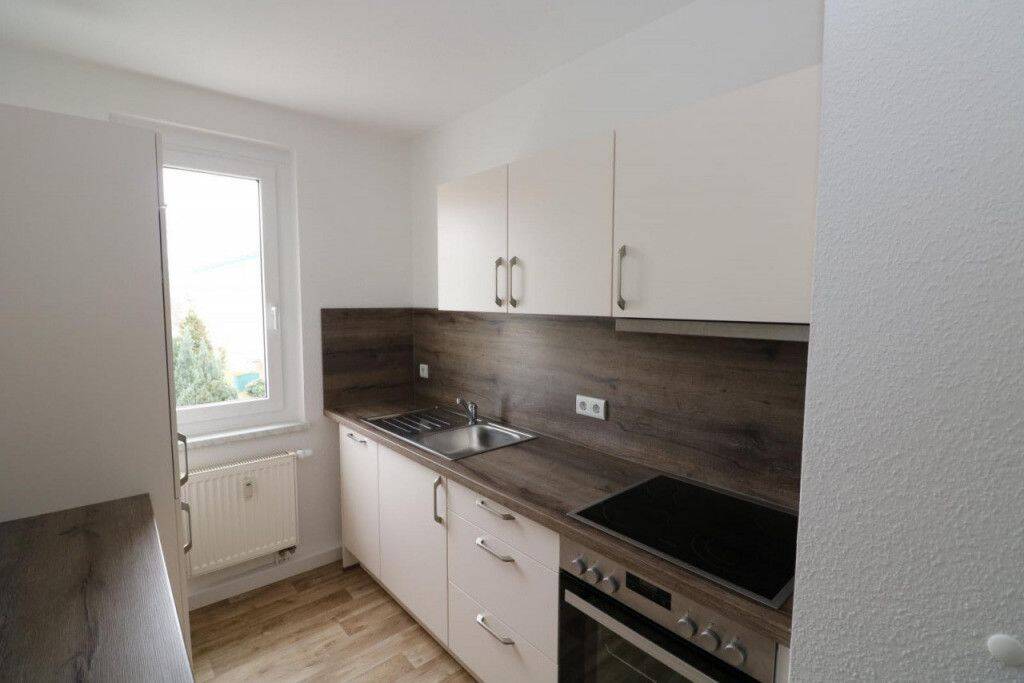 Schmeckt nicht, gibt’s nicht…3-RW mit Einbauküche, Wanne & Balkon!!!, 9599 Freiberg