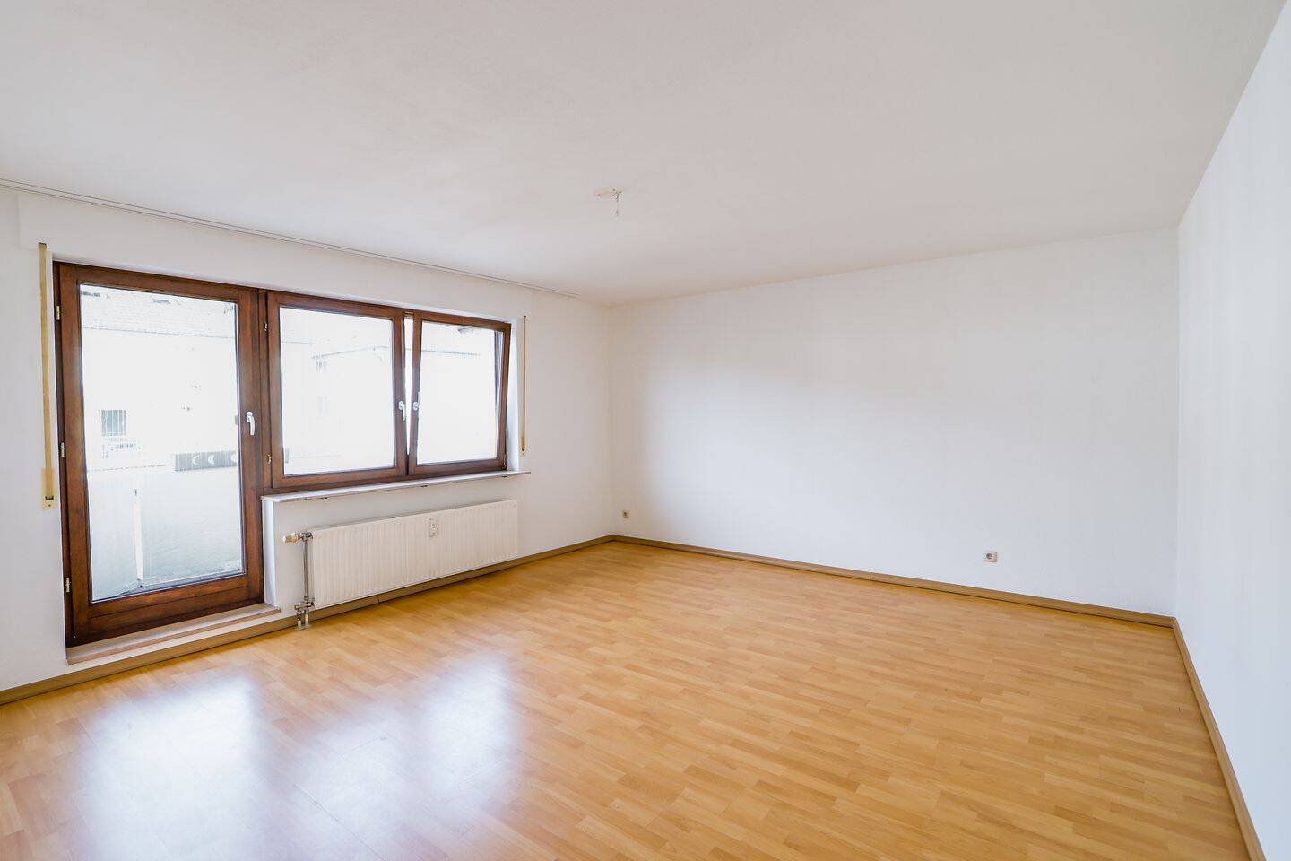 Wohnen mit Komfort: Frisch renovierte 2-Zimmer-Wohnung mit Balkon, EBK und Garage – zentrumsnah, 74072 Heilbronn (Heilbronn)