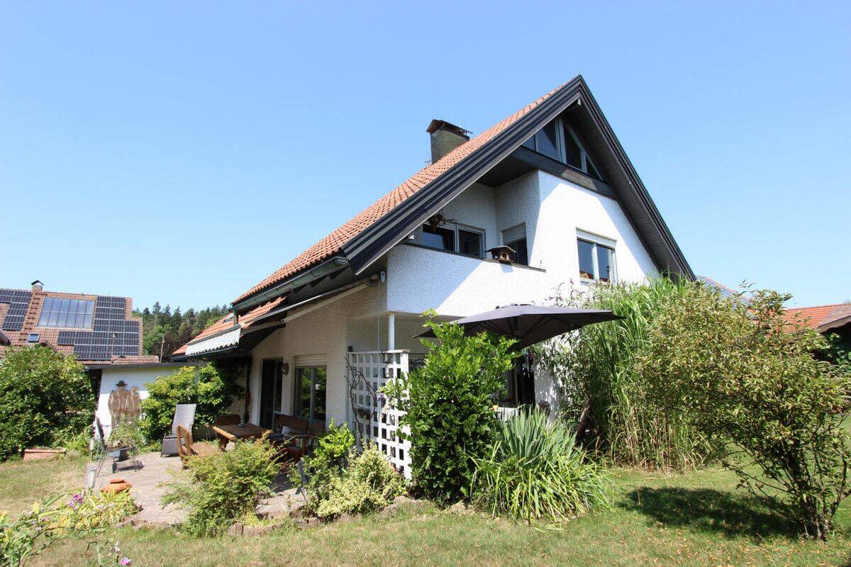 Einfamilienhaus mit großem Bürotrakt auf herrlichem Gartengrundstück, 88239 Wangen im Allgäu