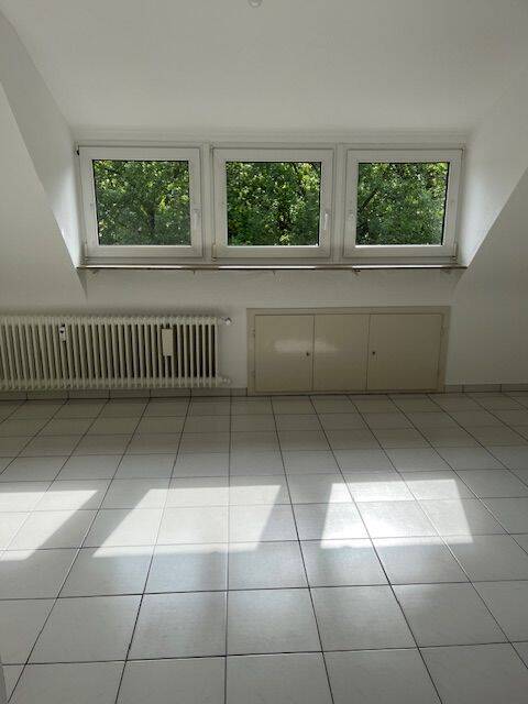 Singlewohnung, hell, gut geschnitten mit Küche, 51107 Köln (Kalk)