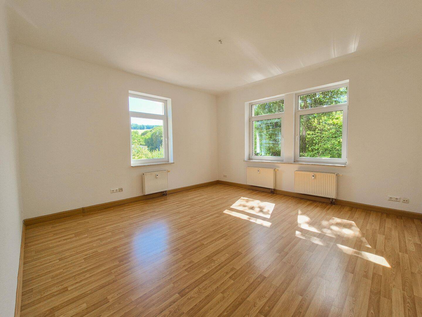 Großzügige Wohnung mit Badewanne, Abstellraum und viel Platz am Waldrand, 9439 Amtsberg