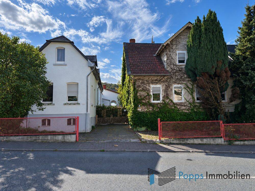 Zwei geräumige Einfamilienhäuser in zentraler Lage von Kelkheim-Fischbach, 65779 Kelkheim (Taunus)