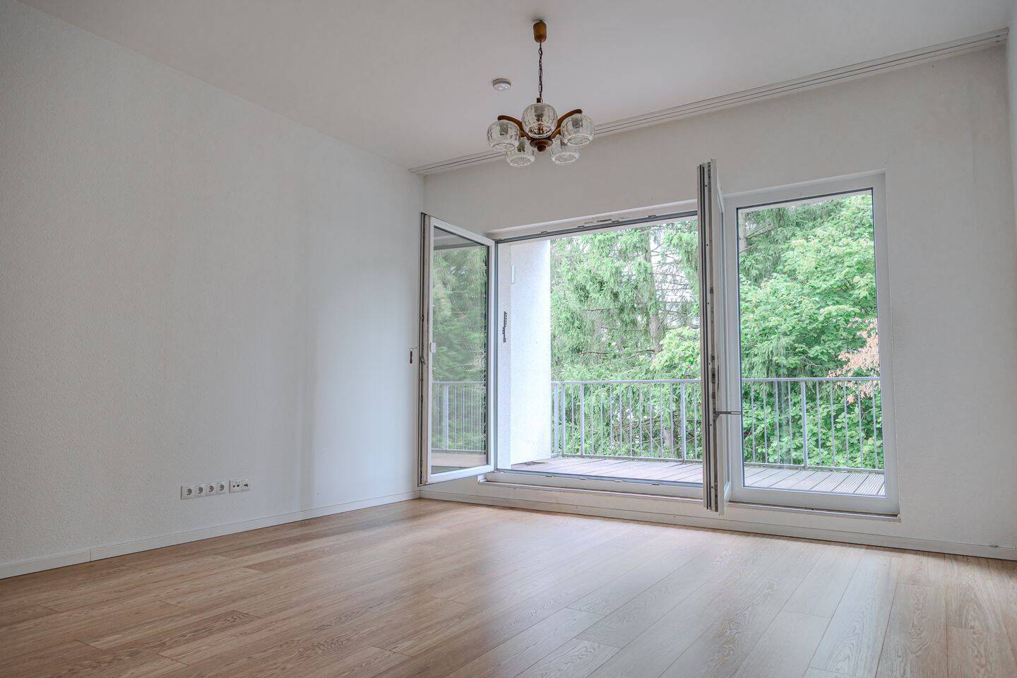NEWCOMER in Sasel! Charmante 3-Zimmer-Wohnung mit großem Balkon und Stellplatz, 22393 Hamburg (Wandsbek Bramfeld Poppenbüttel Sasel Wellingsbüttel)