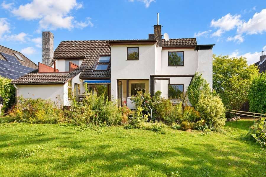 Charmantes Einfamilienhaus mit großem Garten, tollem Ausblick und viel Potential…, 25451 Quickborn