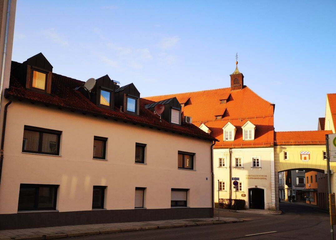 2 exklusive Zimmer, voll möbliert, alles Inklusive, keine weiteren Nebenkosten! 250 MB/s Internet, höhenverstellbarer Schreibtisch. 4K TV uvm., 94469 Deggendorf