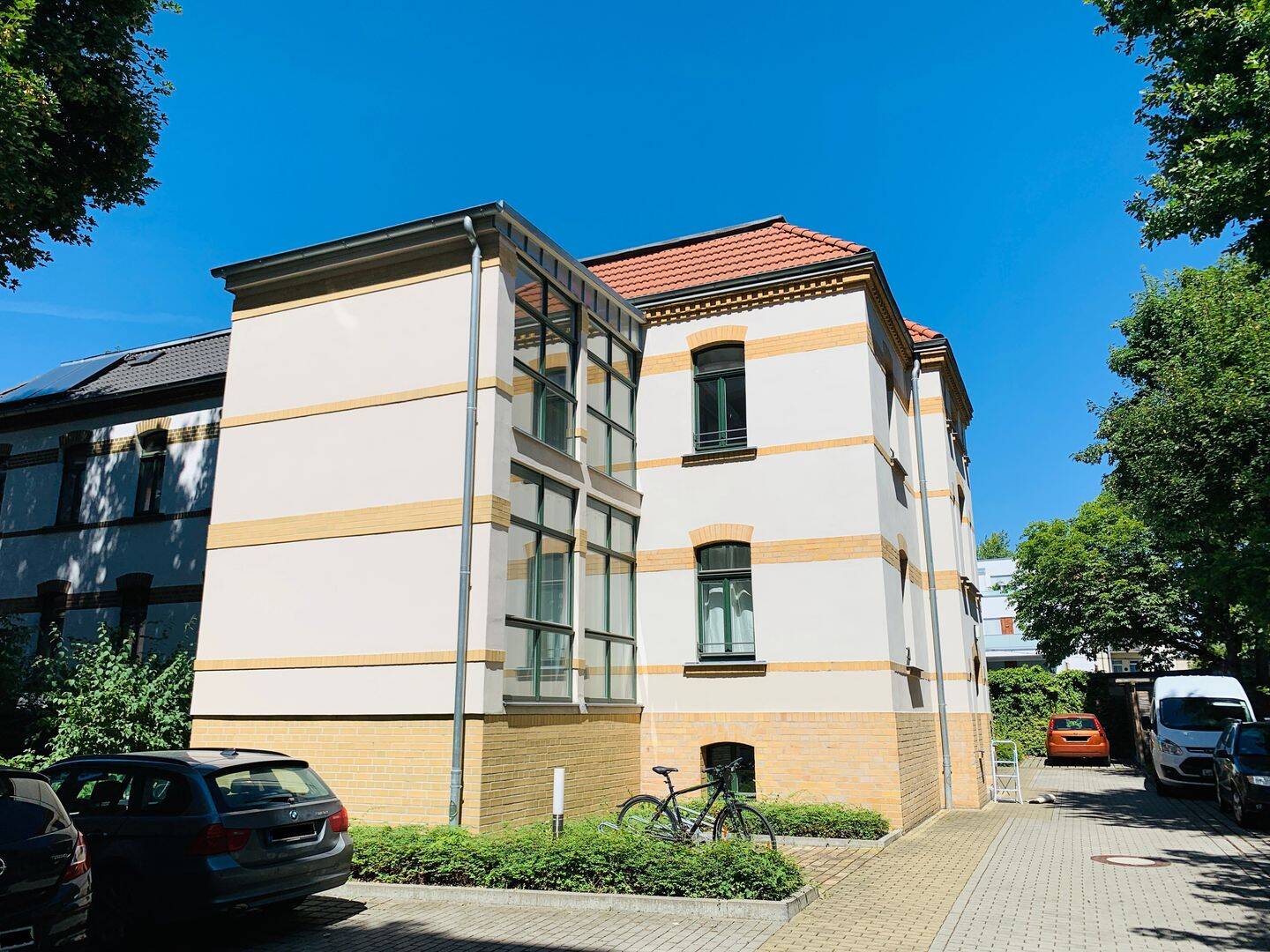***TRAUMHAFTE WOHNUNG IM HINTERHAUS MIT RIESIEGEN WINTERGARTEN ~ PARKETT ~ STELLPLATZ***, 4229 Leipzig (Kleinzschocher Plagwitz Schleußig)