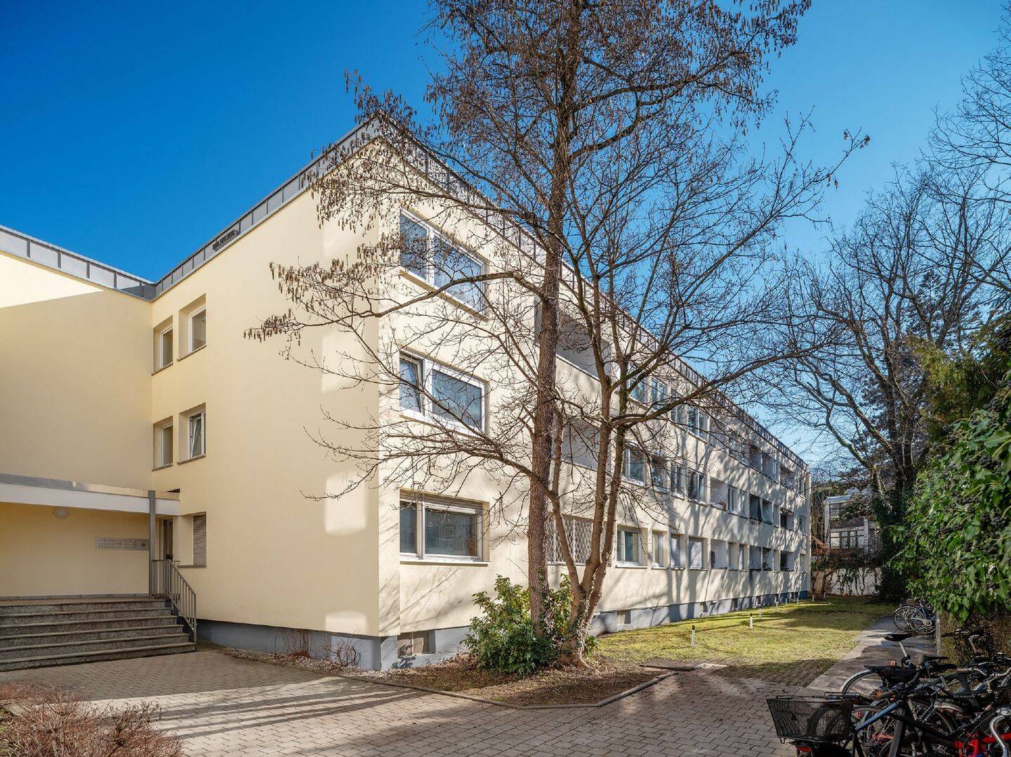 MAIER – Ruhiges Appartement mit Loggia Nähe Luitpoldpark!, 80796 München (Schwabing-West)