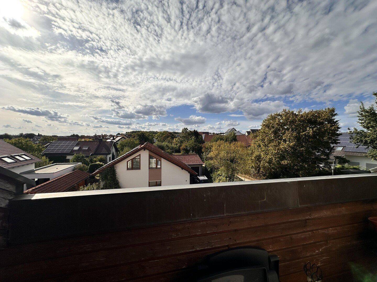 Wohnen mit Weitblick: Helle 2-Zi.-Dachgeschosswohnung mit Balkon, 74906 Bad Rappenau