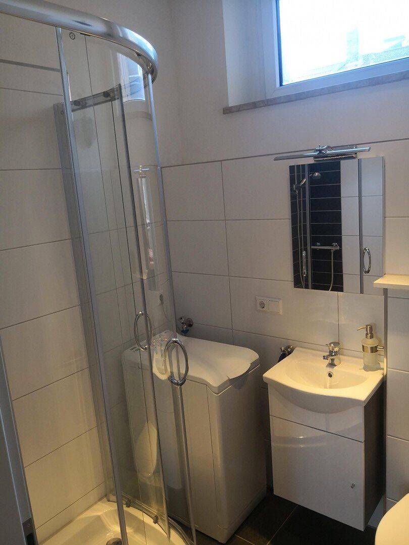 Moderne möblierte 1 Raum Wohnung im Herzen von Meerane, 8393 Meerane