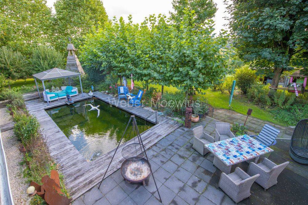 Freist. Wohnhaus (3 Einheiten mögl.) auf weitläufigem Grundstück mit Schwimmteich, Outdoorbar u.v.m., 53804 Much