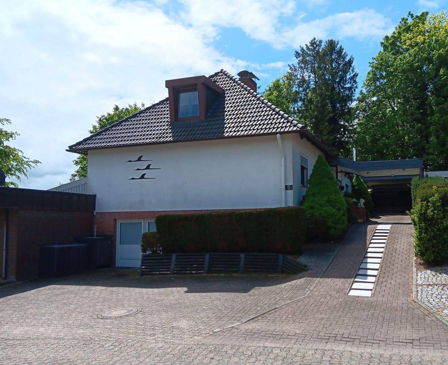 Attraktives Wohn- und/oder Geschäftshaus mit großem Garten, Saunahaus & vielseitigen Nutzungsmöglichkeiten in Hemmoor, 21745 Hemmoor
