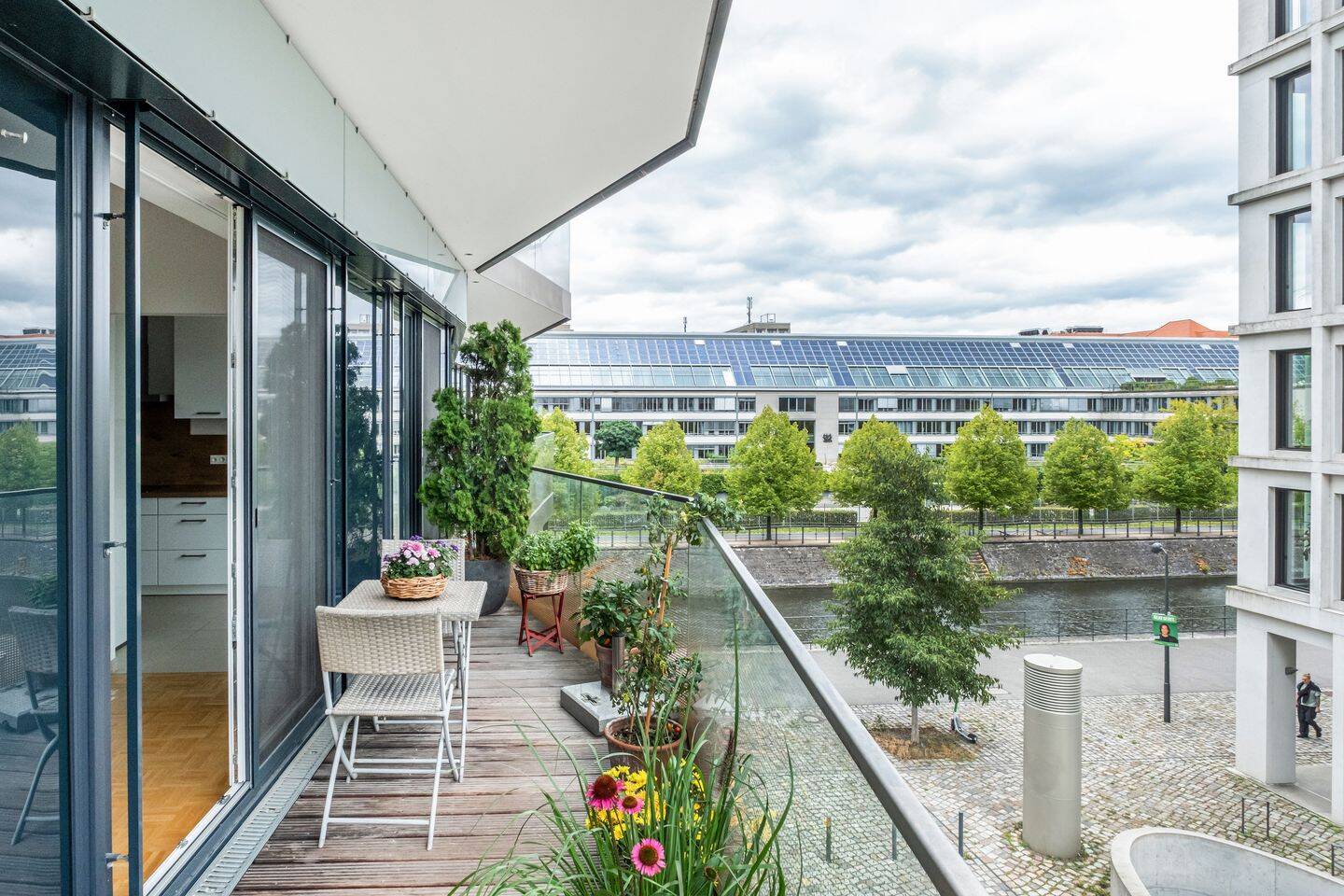 Exklusive Wohnung mit zwei Balkonen und Wasserblick im KunstCampus, 10557 Berlin (Mitte Hansaviertel Moabit Tiergarten)