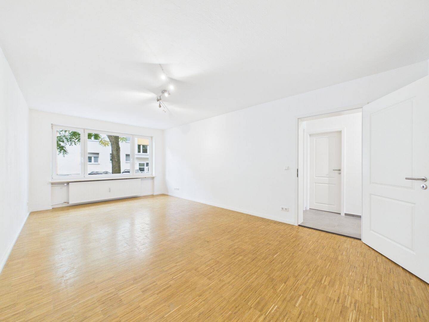 Stilvoll saniert. Großzügig geschnitten. Eine 4-Zimmer Wohnung zum Wohlfühlen., 80637 München (Moosach Neuhausen-Nymphenburg)