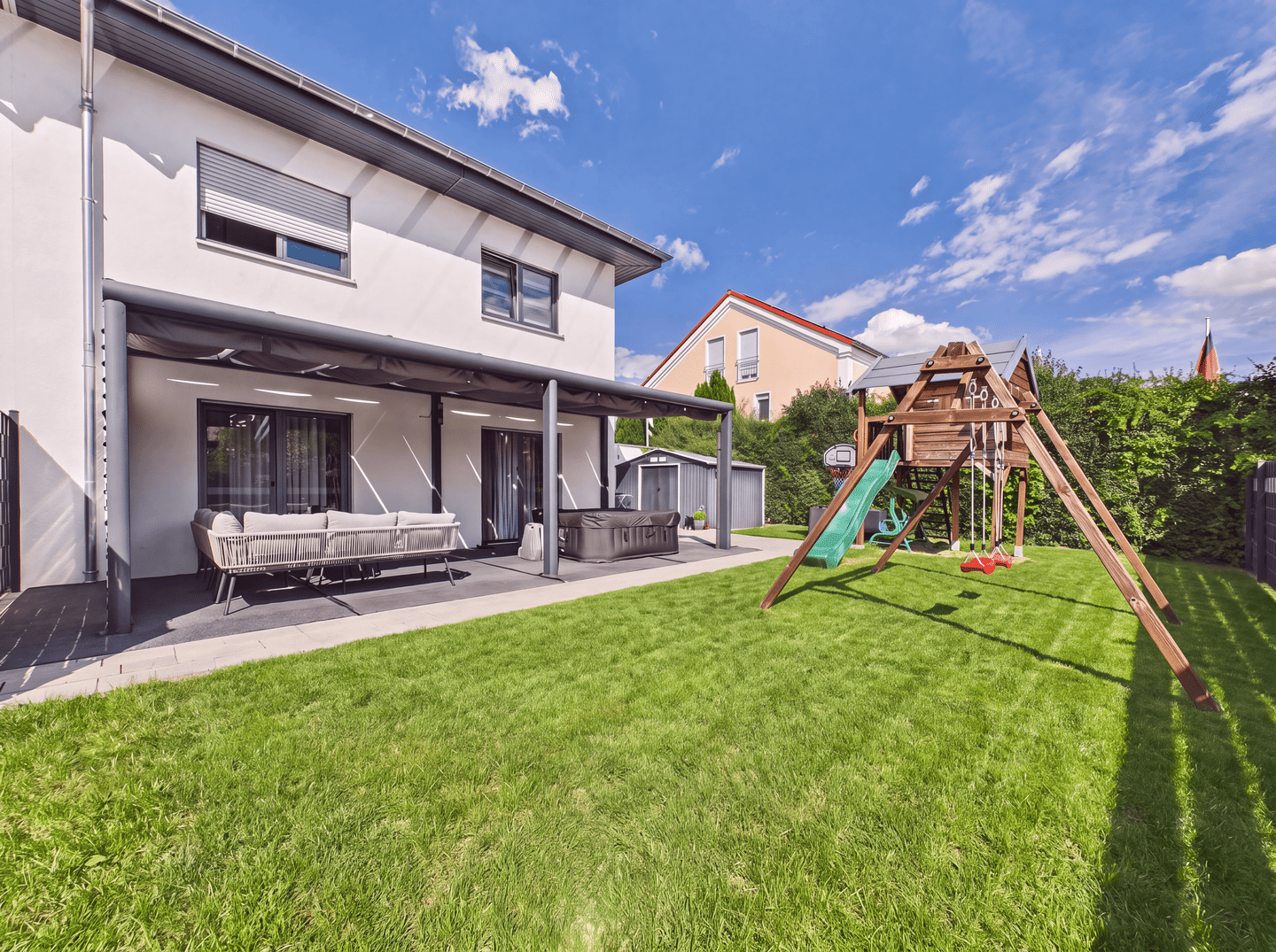 Mehr als eine Doppelhaushälfte! Modernes, neuwertiges & Energieeffizientes Haus – Highlights inkl.!, 85055 Ingolstadt
