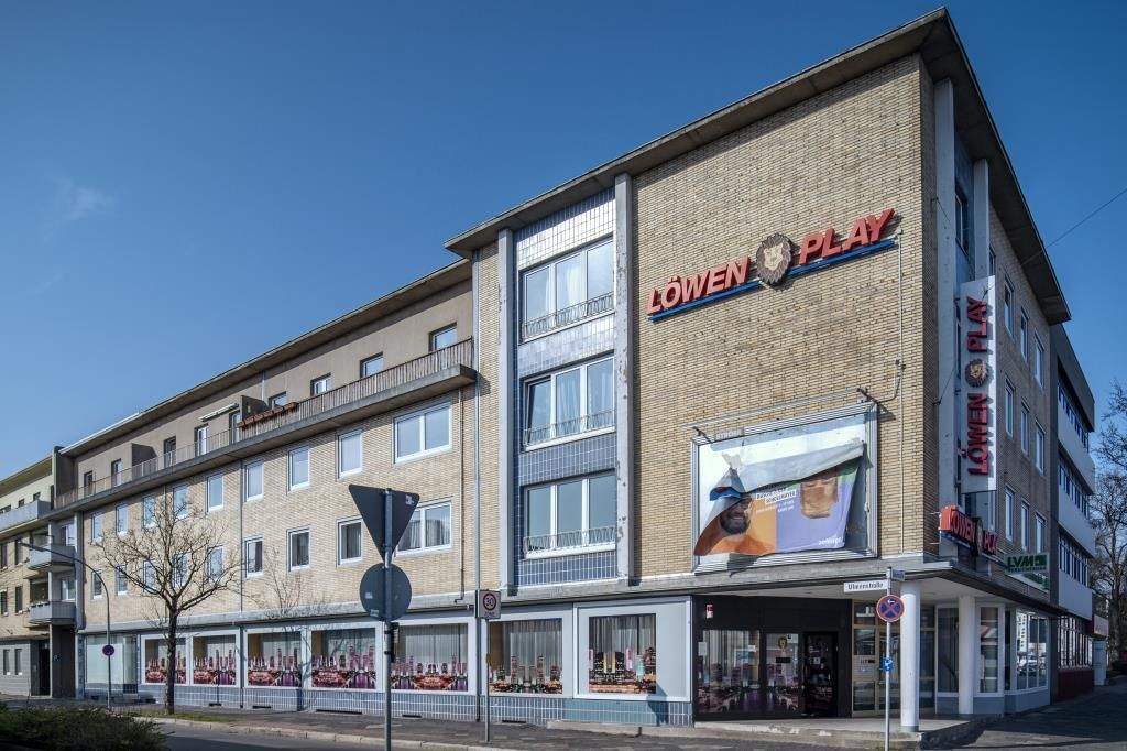 Teilmodernisierte  2-ZKB-Wohnung mit Einbauküche direkt in der Gökerstraße zu vermieten!, 26384 Wilhelmshaven (Heppens Heppenser Groden Innenhafen Innenstadt Neuende)