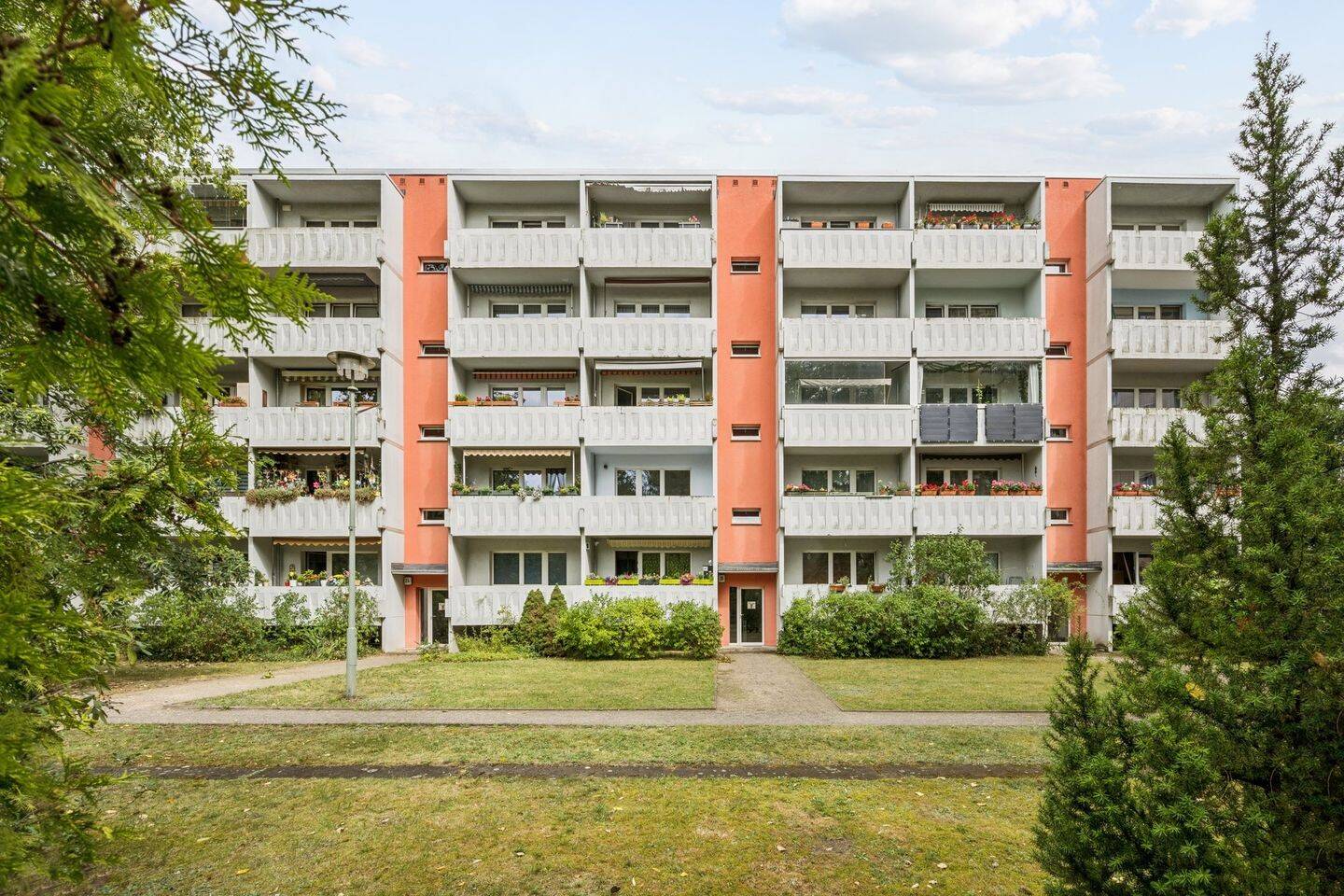 3-Zimmer-Wohnung mit Balkon nahe Sportforum Hohenschönhausen, 10369 Berlin (Lichtenberg Hohenschönhausen Kleingartenanlage Langes Höhe Lichtenberg)