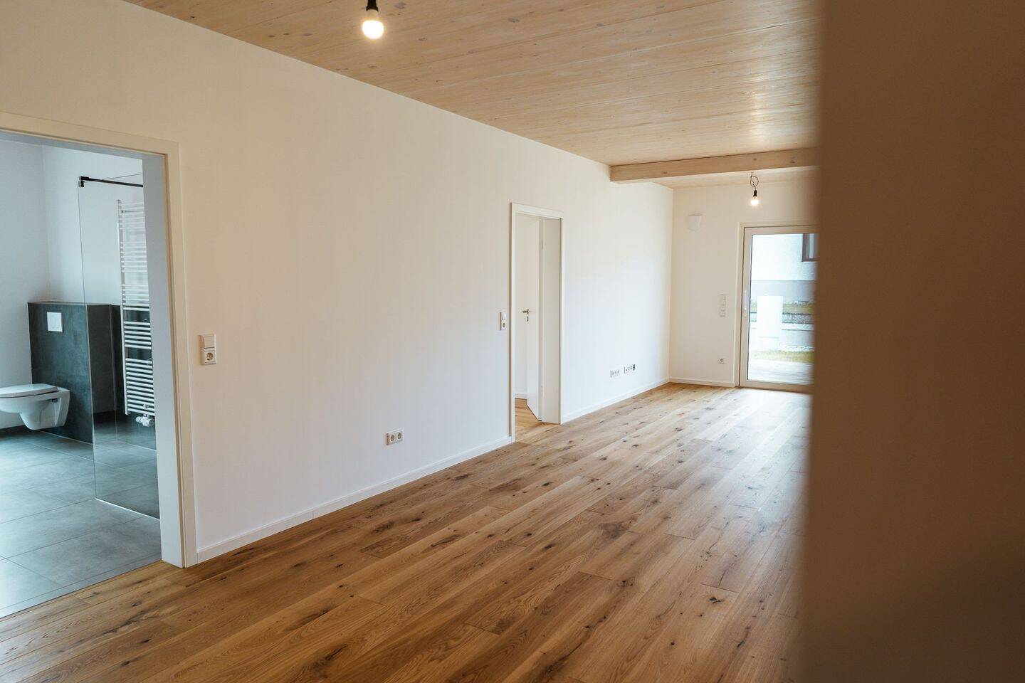 Moderne 4-Zimmer-Erdgeschosswohnung mit Terrasse in Oberdachstetten, 91617 Oberdachstetten