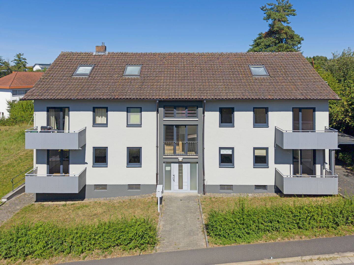 3-Zimmer-Wohnung mit Balkon und Garagenstellplatz, 96269 Großheirath