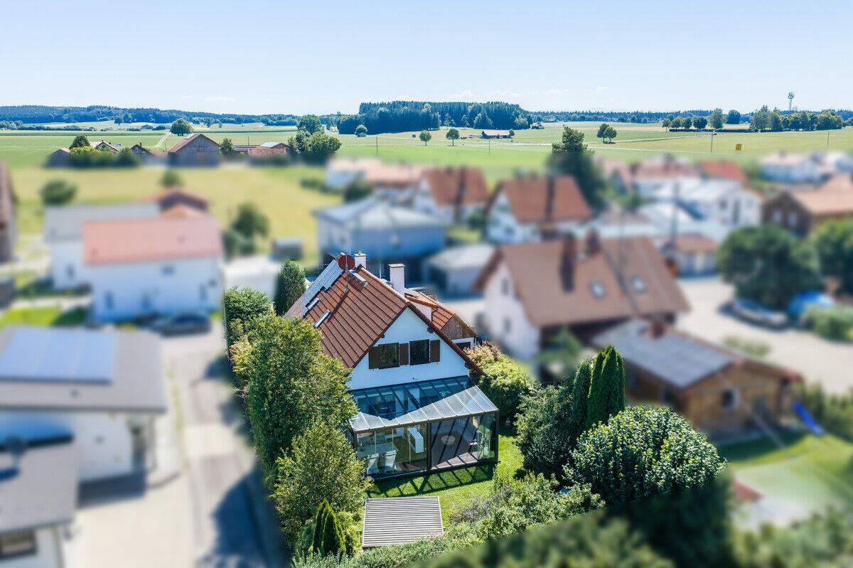 Ankommen und wohlfühlen – stilvoll kernsaniertes EFH in ruhiger Lage in Pflugdorf, 86946 Vilgertshofen