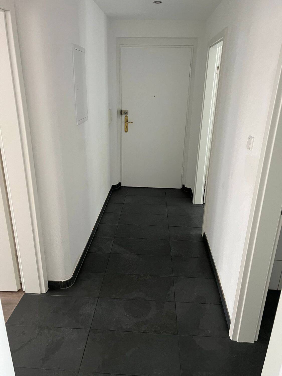 Neu sanierte Hochparterre 3 Zimmer Wohnung, 90429 Nürnberg